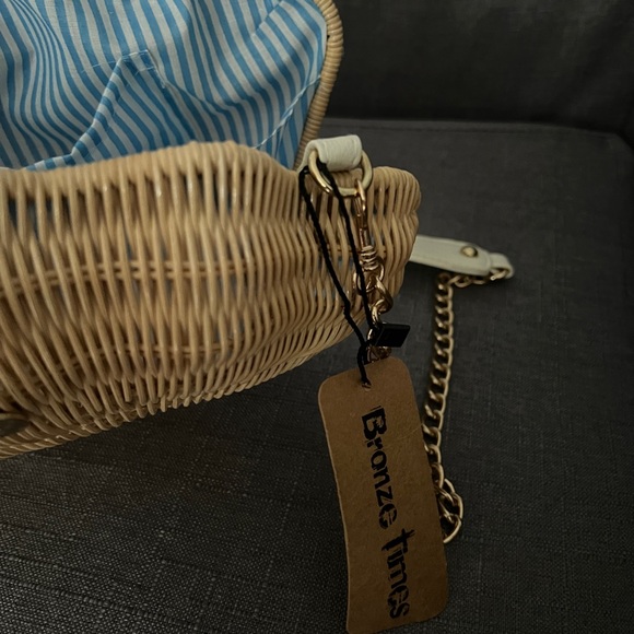 Straw Pearl Shell Weave Purse Crossbody Bag - Picture 4 of 6